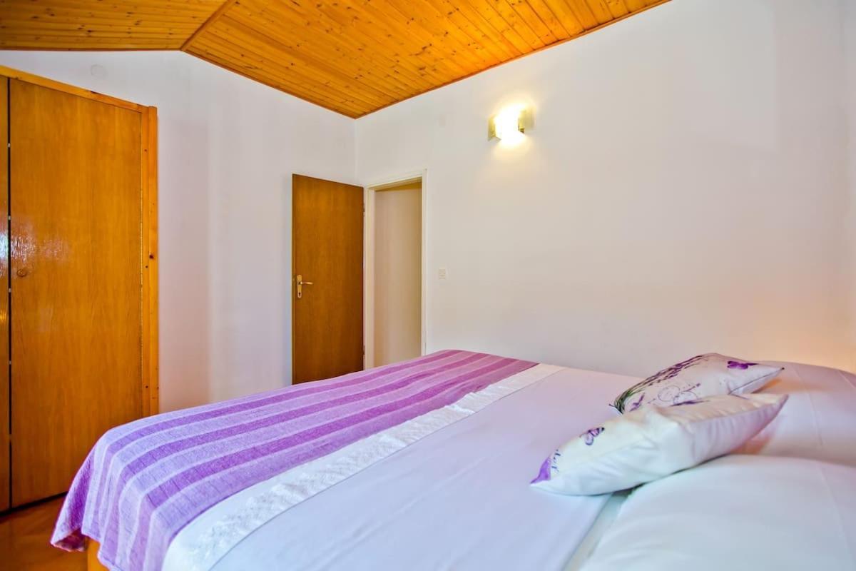 Villa Mateljan Zastražišće Εξωτερικό φωτογραφία