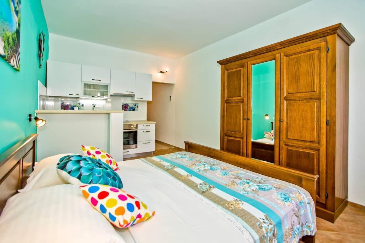 Villa Mateljan Zastražišće Εξωτερικό φωτογραφία