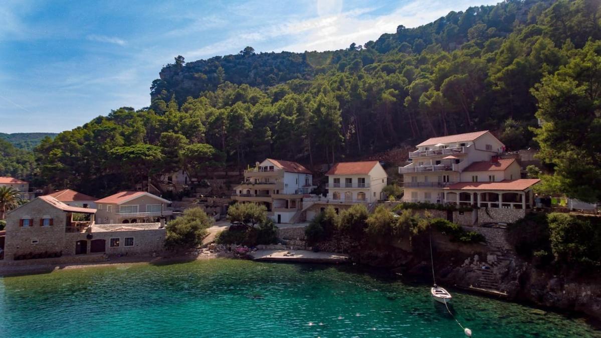 Villa Mateljan Zastražišće Εξωτερικό φωτογραφία