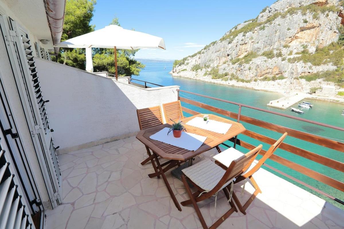 Villa Mateljan Zastražišće Εξωτερικό φωτογραφία