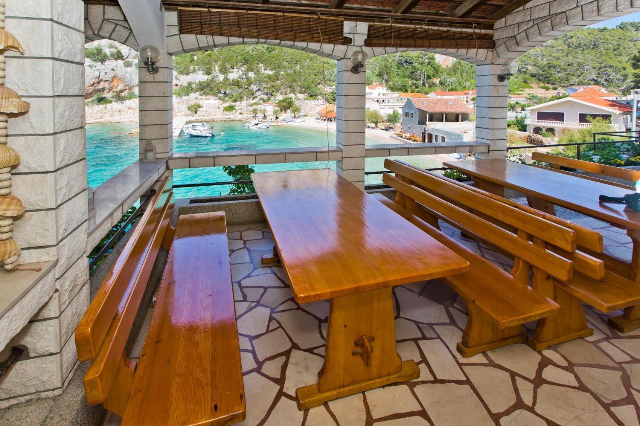 Villa Mateljan Zastražišće Εξωτερικό φωτογραφία