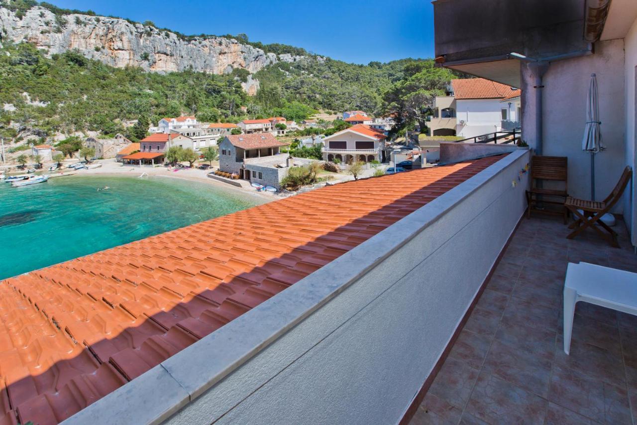 Villa Mateljan Zastražišće Εξωτερικό φωτογραφία